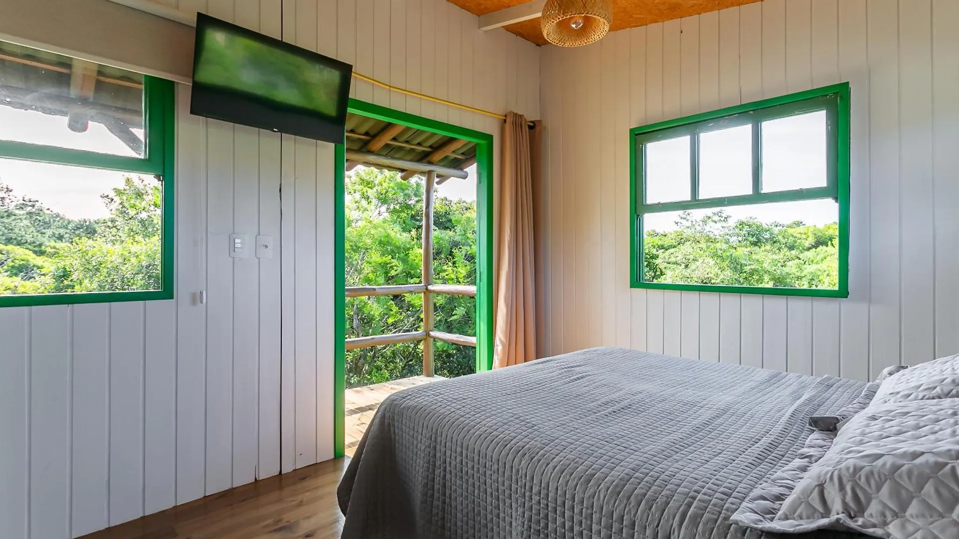 Sua Casa Na Guarda Com Jardim Privado Villa Guarda do Embaú Semesterbostad